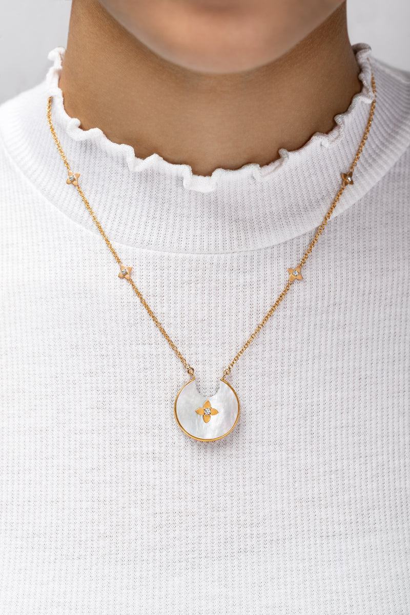 Huri Necklace (Mother of Pearl)